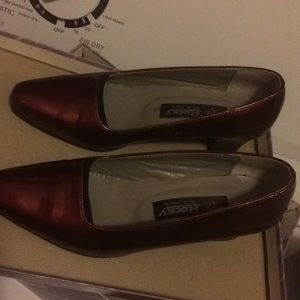 Red healed dress shoes